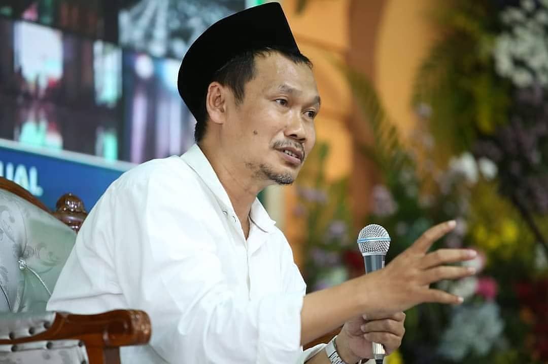 Gus Baha: Tidak Ada yang Lebih Mencintai Nabi Seperti Cintanya Orang Indonesia